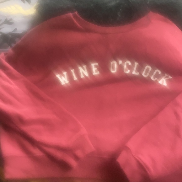 BURGUNDY CROPED GRAFIC SWEATSHIRT - Picture 3 of 3